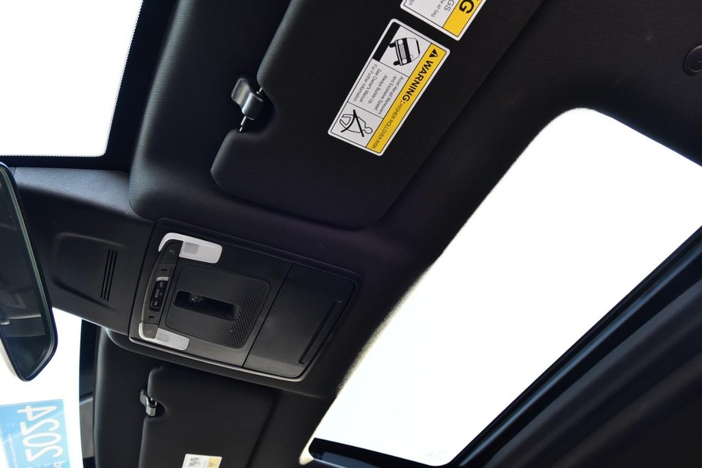 Honda CR-V Hybrid Vehicle Image 22