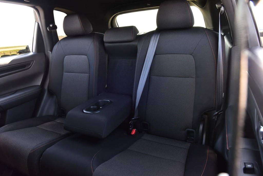 Honda CR-V Hybrid Vehicle Image 23