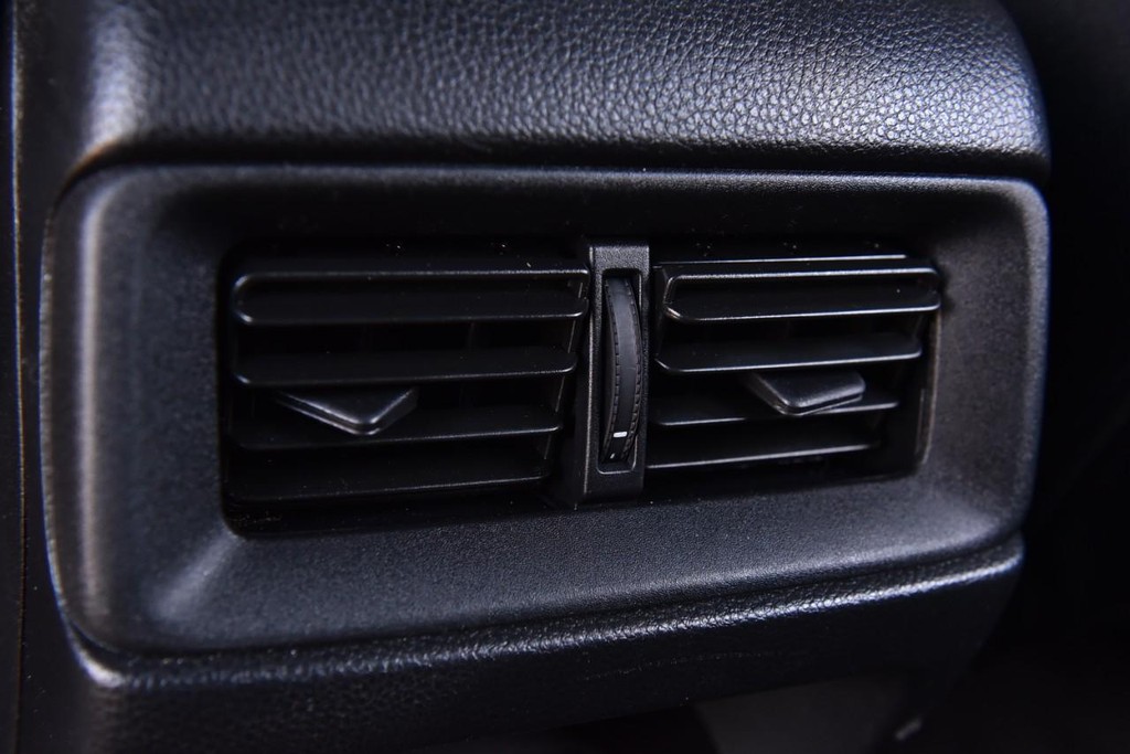 Honda CR-V Hybrid Vehicle Image 24