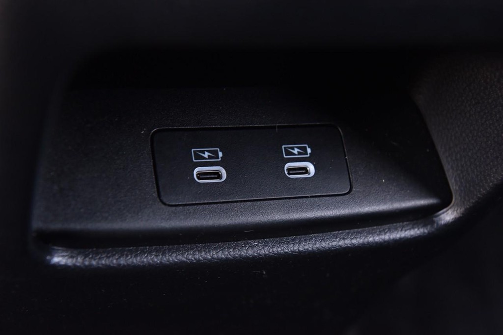 Honda CR-V Hybrid Vehicle Image 25