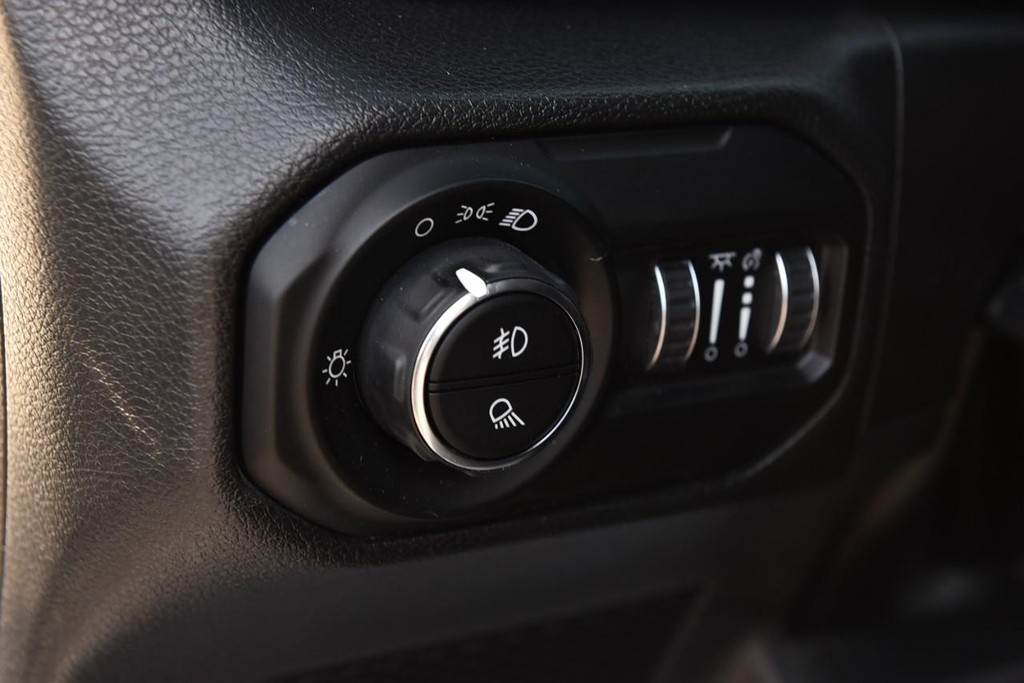 Jeep Gladiator Vehicle Image 09