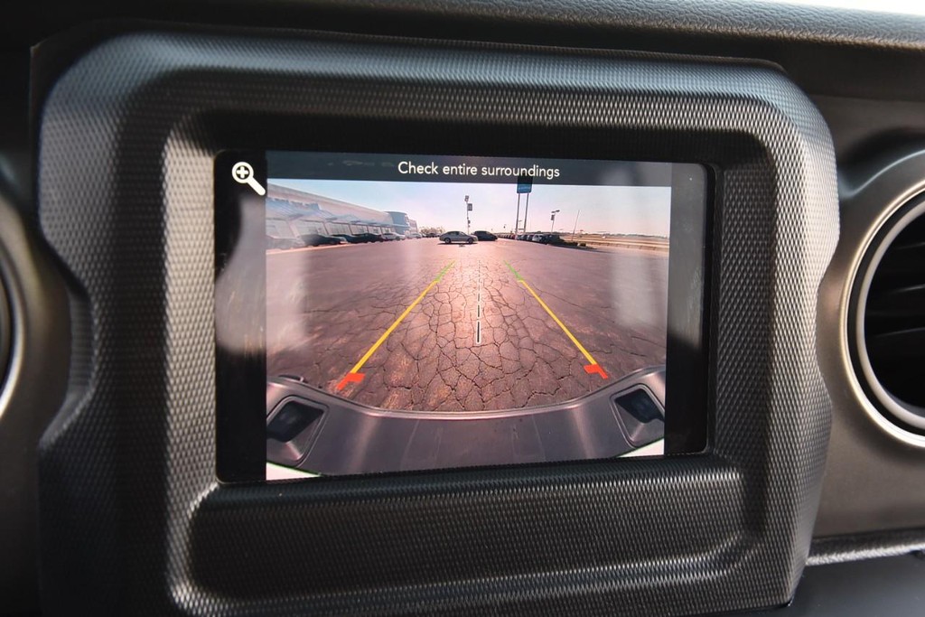 Jeep Gladiator Vehicle Image 11