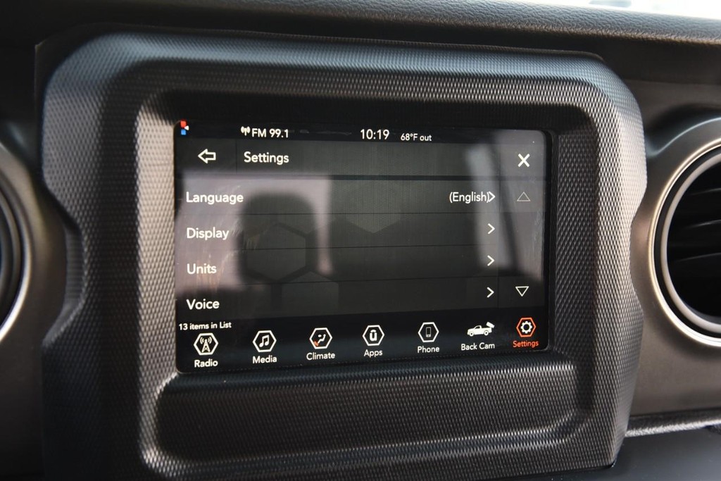 Jeep Gladiator Vehicle Image 12