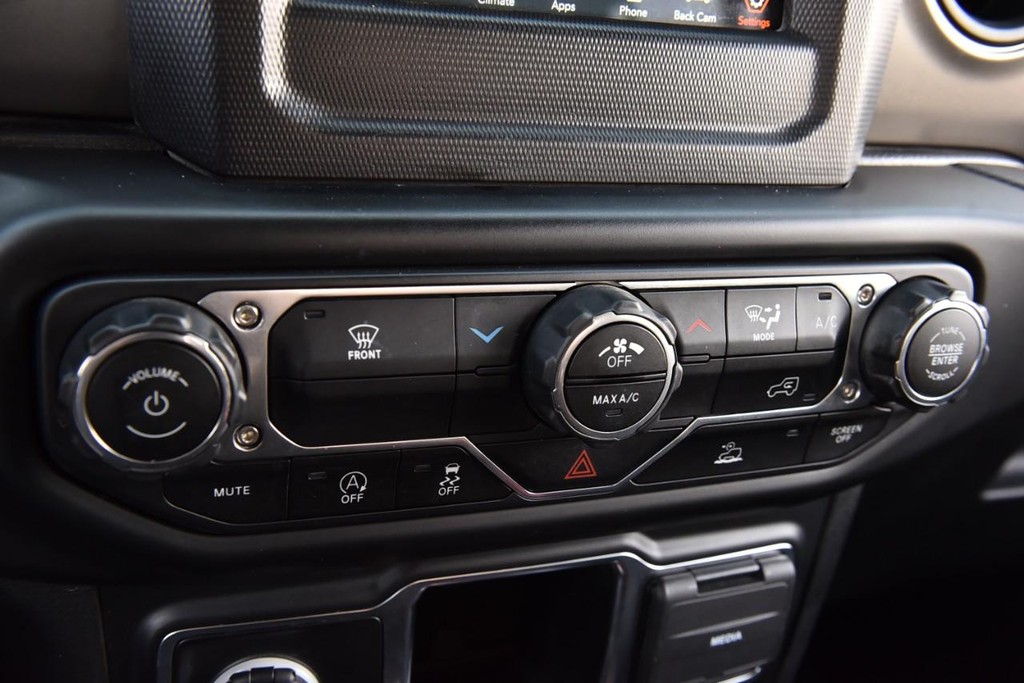 Jeep Gladiator Vehicle Image 13