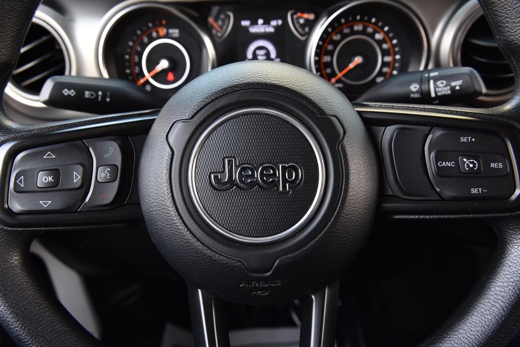 Jeep Gladiator Vehicle Image 18