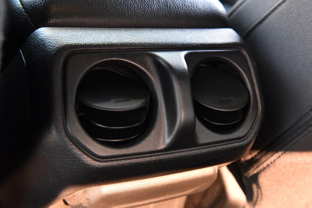 Jeep Gladiator Vehicle Image 22