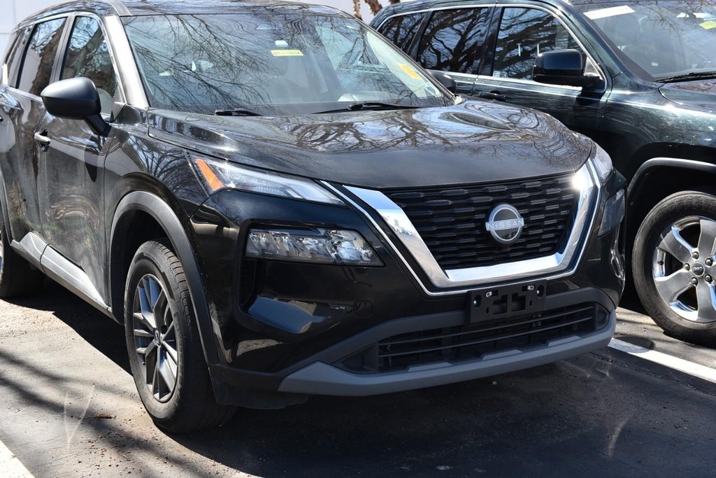 Nissan Rogue Vehicle Image 02
