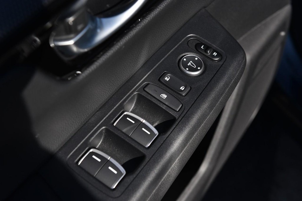 Honda CR-V Vehicle Full-screen Gallery Image 8