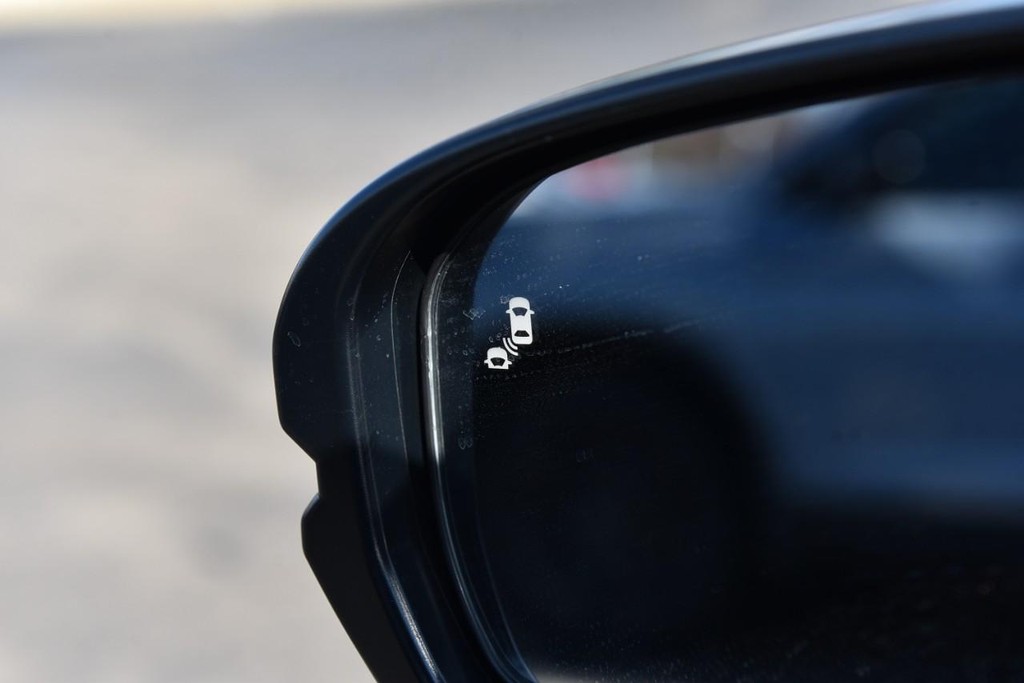 Honda CR-V Vehicle Full-screen Gallery Image 10