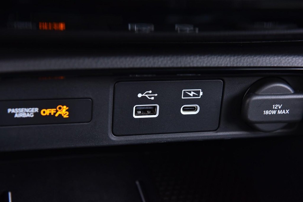 Honda CR-V Vehicle Full-screen Gallery Image 17