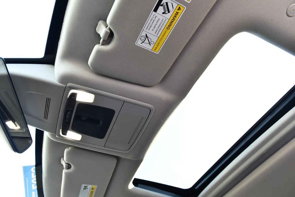 Honda CR-V Vehicle Full-screen Gallery Image 24