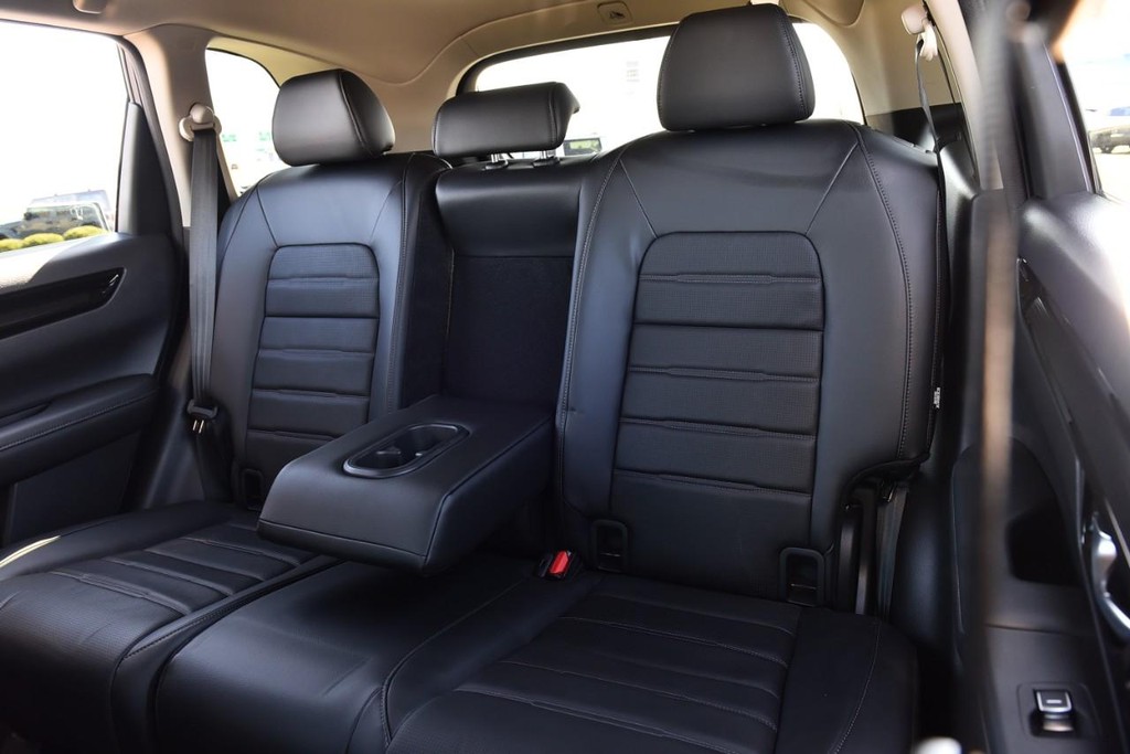 Honda CR-V Vehicle Full-screen Gallery Image 25