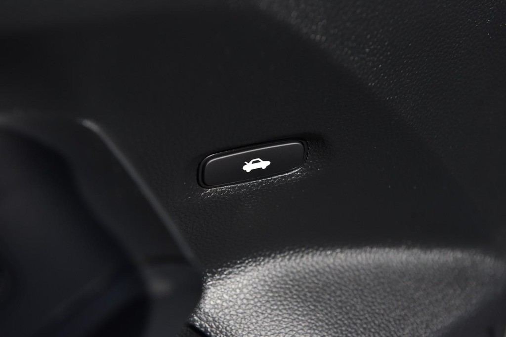 Honda Civic Sedan Vehicle Full-screen Gallery Image 9