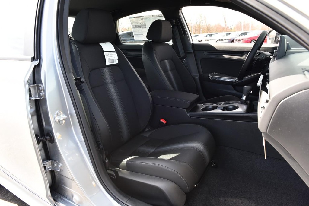 Honda Civic Sedan Vehicle Full-screen Gallery Image 22