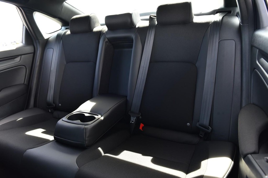 Honda Civic Sedan Vehicle Full-screen Gallery Image 23