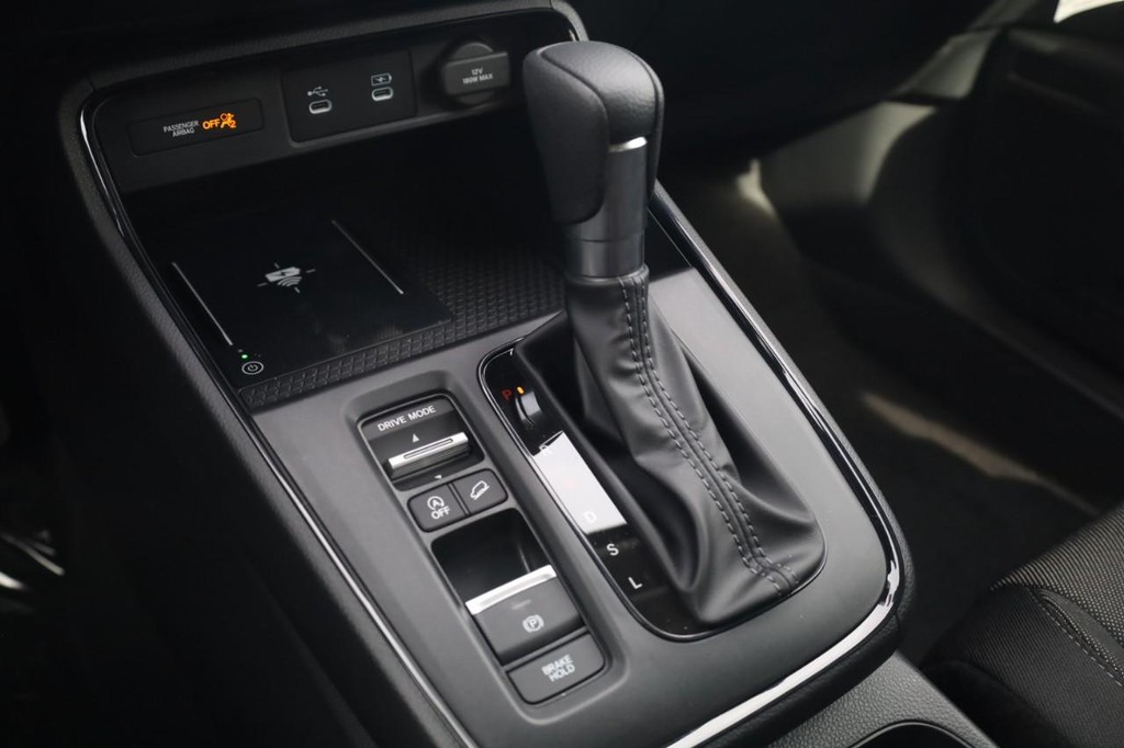 Honda CR-V Vehicle Full-screen Gallery Image 16