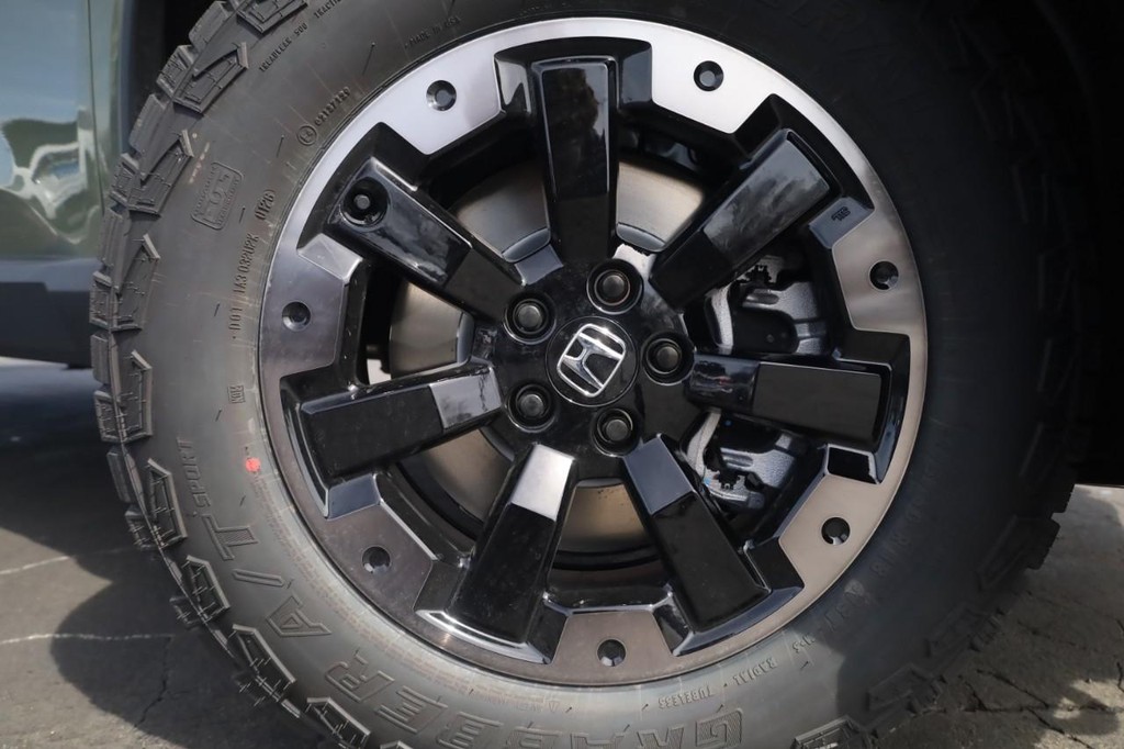 Honda Passport Vehicle Full-screen Gallery Image 2