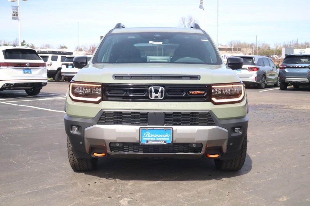 Honda Passport Vehicle Full-screen Gallery Image 3