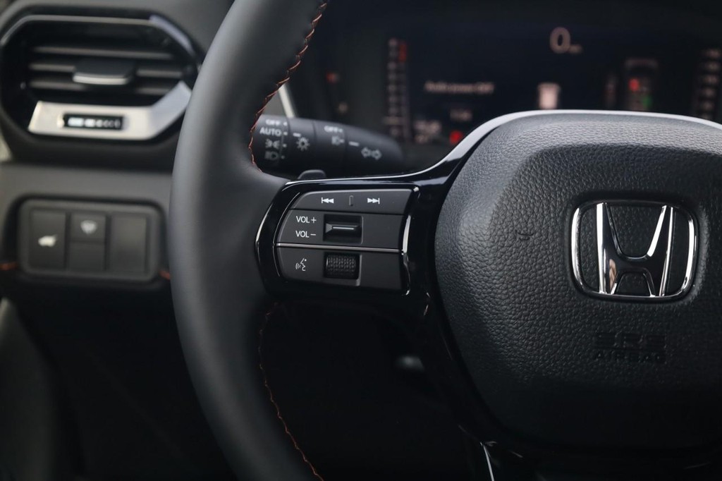 Honda Passport Vehicle Full-screen Gallery Image 9