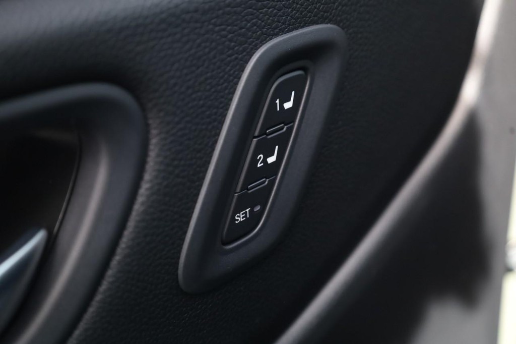 Honda Passport Vehicle Full-screen Gallery Image 11