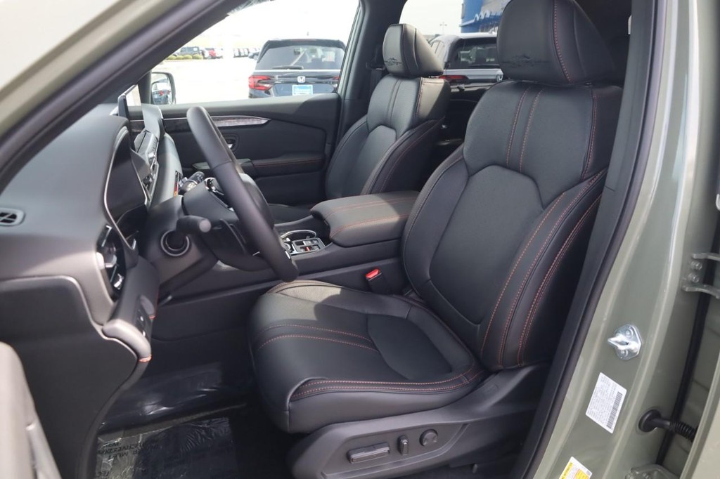 Honda Passport Vehicle Full-screen Gallery Image 19