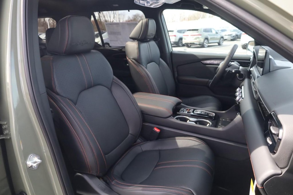 Honda Passport Vehicle Full-screen Gallery Image 20