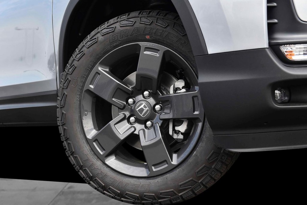 Honda Ridgeline Vehicle Image 03