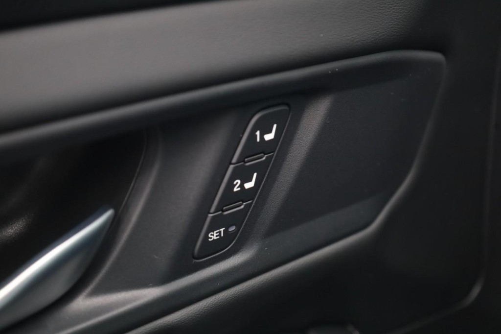 Honda Accord Hybrid Vehicle Image 12