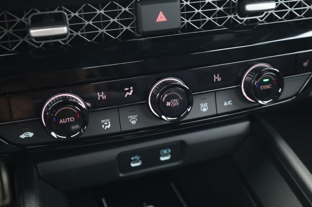 Honda Accord Hybrid Vehicle Image 16