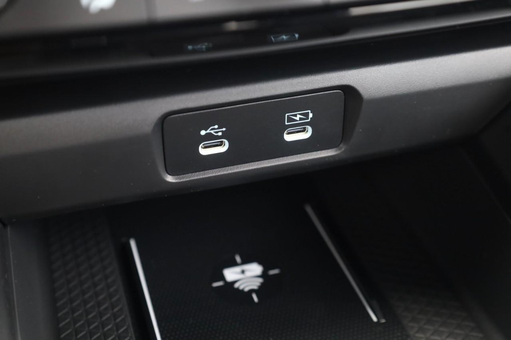 Honda Accord Hybrid Vehicle Image 17