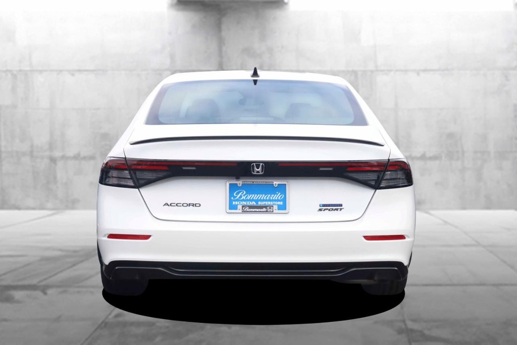 Honda Accord Hybrid Vehicle Image 06