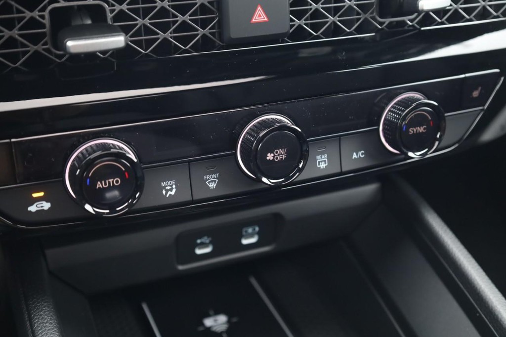 Honda Accord Hybrid Vehicle Image 16