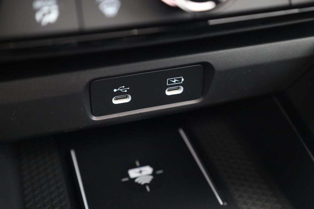 Honda Accord Hybrid Vehicle Image 17