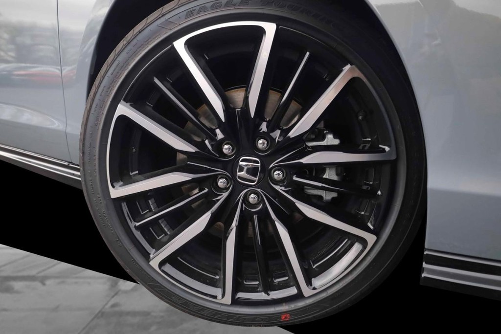 Honda Accord Hybrid Vehicle Image 03