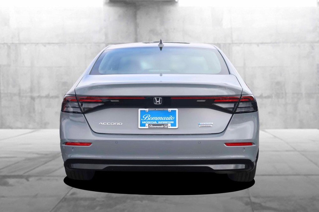 Honda Accord Hybrid Vehicle Image 06