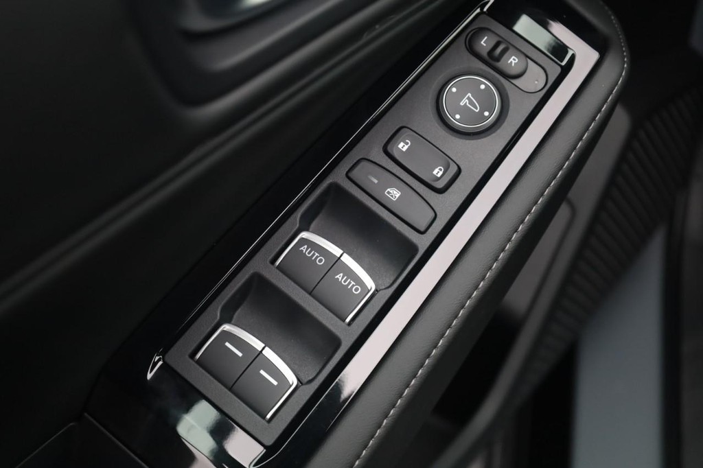 Honda Accord Hybrid Vehicle Image 11