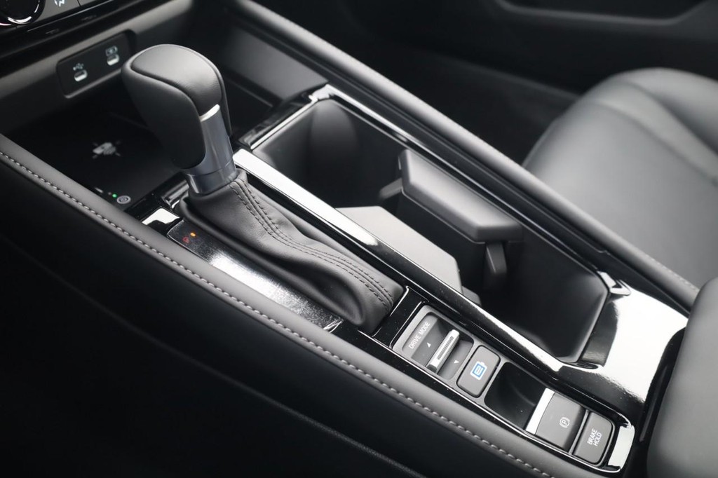 Honda Accord Hybrid Vehicle Image 18