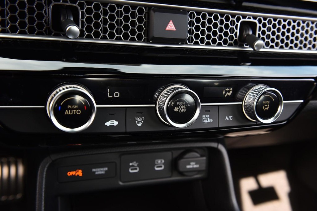 Honda Civic Sedan Vehicle Image 16