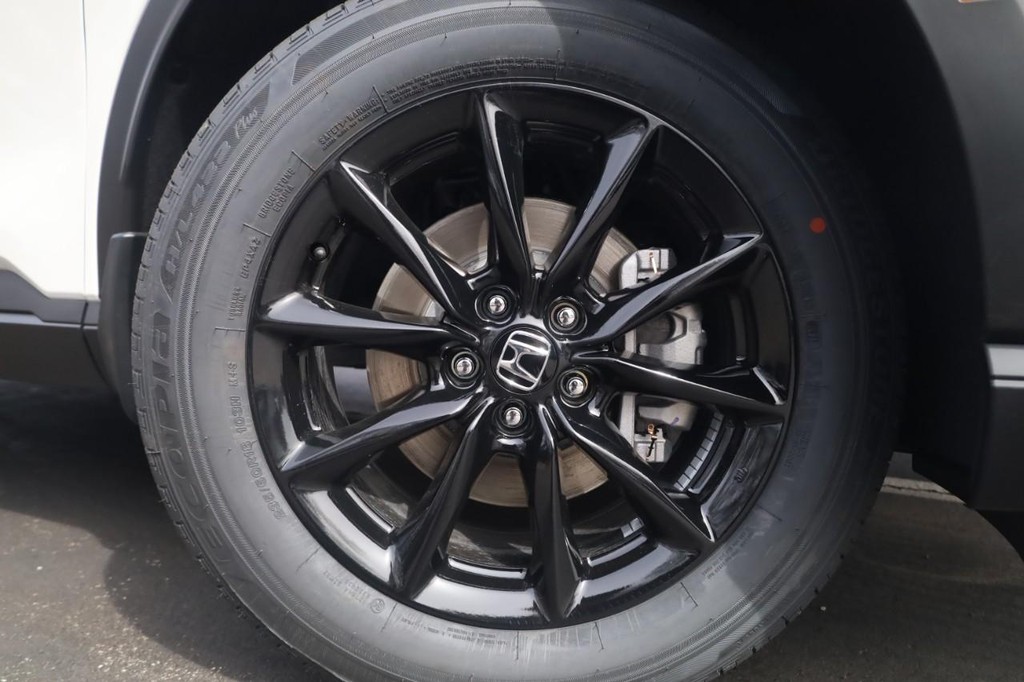 Honda CR-V Hybrid Vehicle Full-screen Gallery Image 2