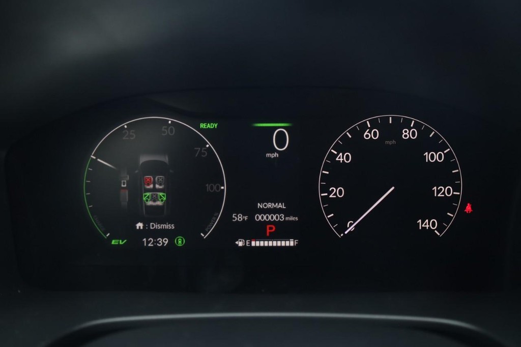 Honda CR-V Hybrid Vehicle Full-screen Gallery Image 11