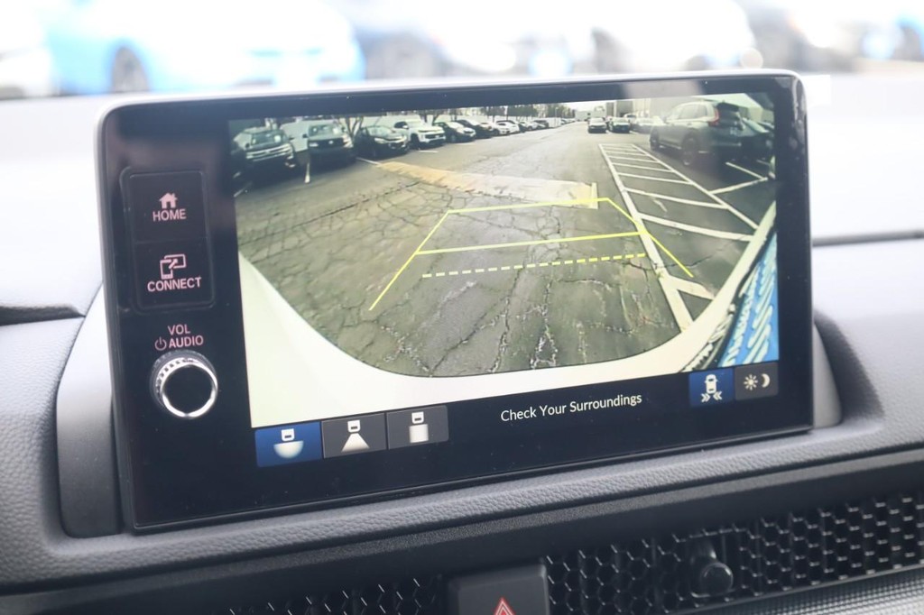 Honda CR-V Hybrid Vehicle Full-screen Gallery Image 13