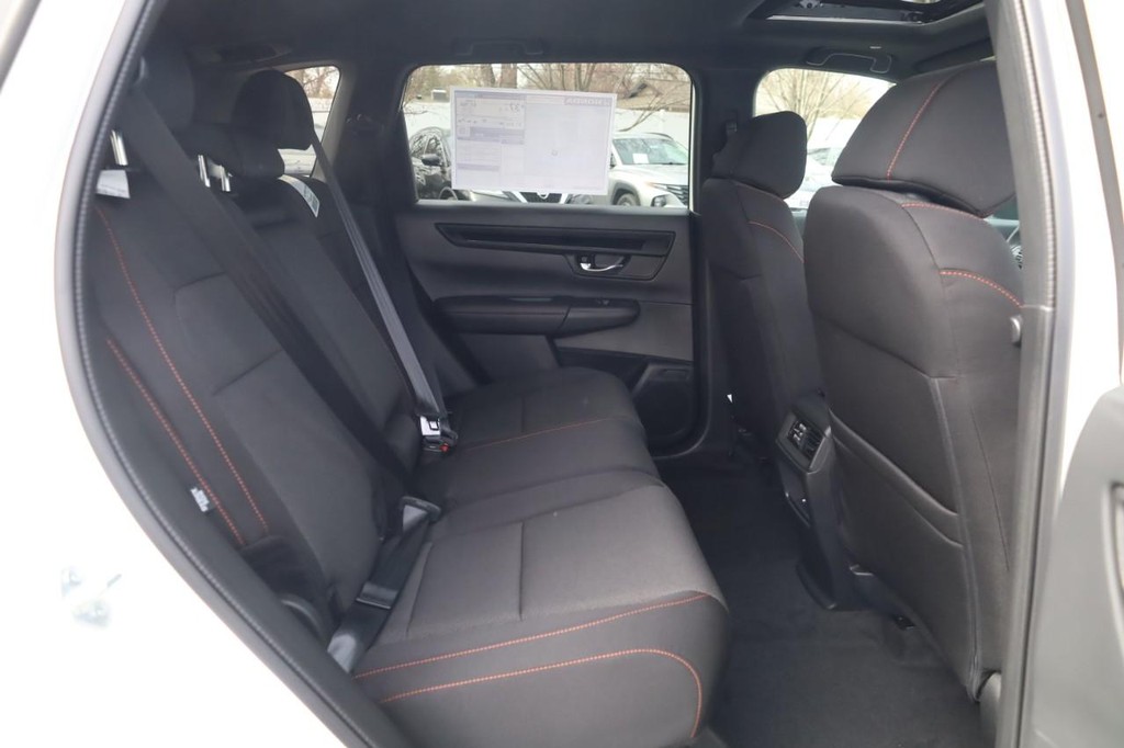 Honda CR-V Hybrid Vehicle Full-screen Gallery Image 19