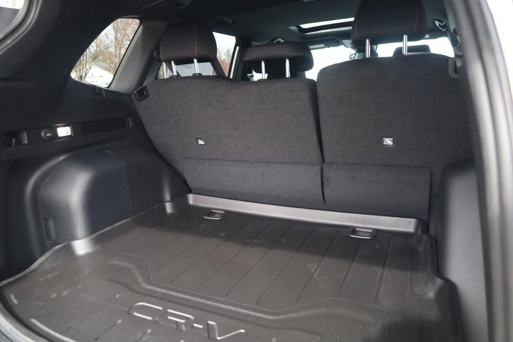 Honda CR-V Hybrid Vehicle Full-screen Gallery Image 21