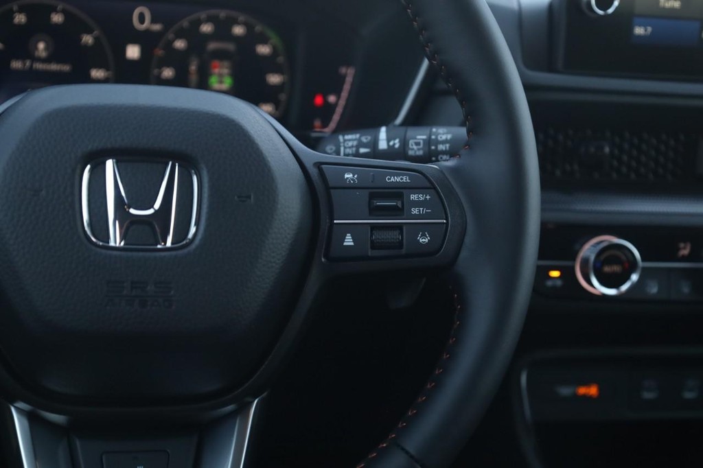 Honda CR-V Hybrid Vehicle Image 09