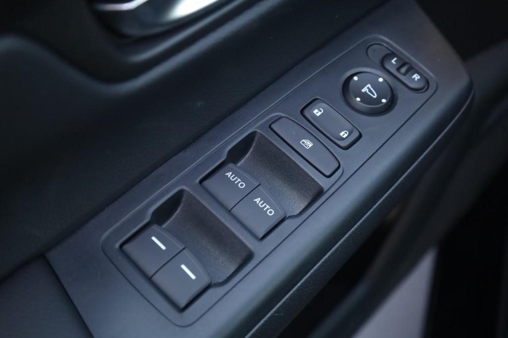 Honda CR-V Hybrid Vehicle Image 11