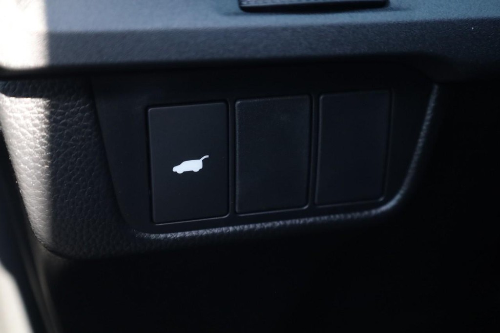 Honda CR-V Hybrid Vehicle Image 12