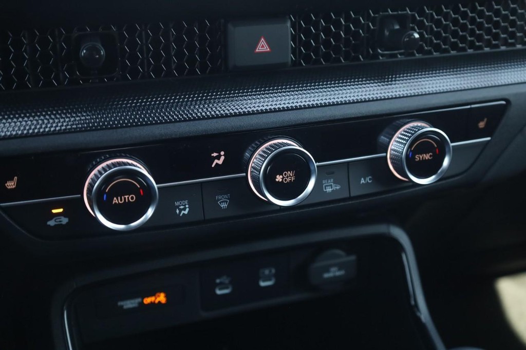 Honda CR-V Hybrid Vehicle Image 16