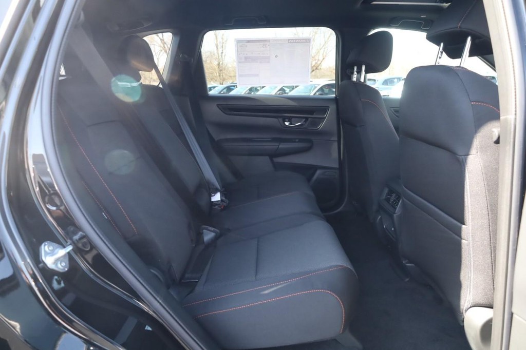 Honda CR-V Hybrid Vehicle Image 21