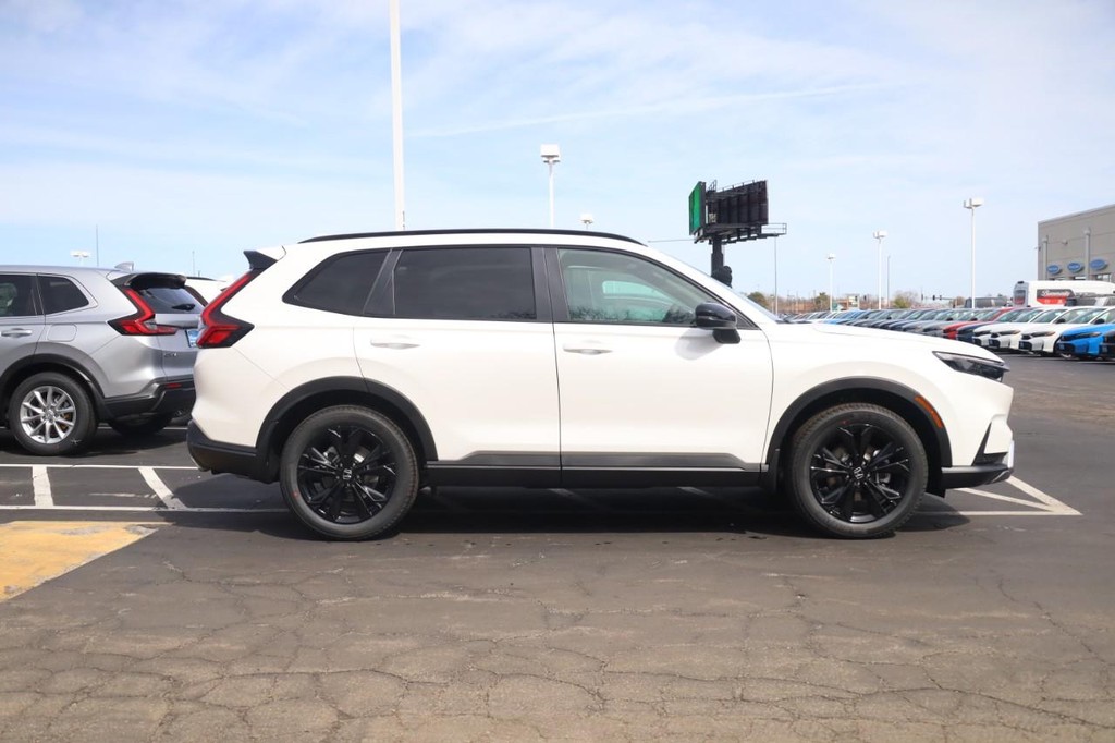 Honda CR-V Hybrid Vehicle Full-screen Gallery Image 4