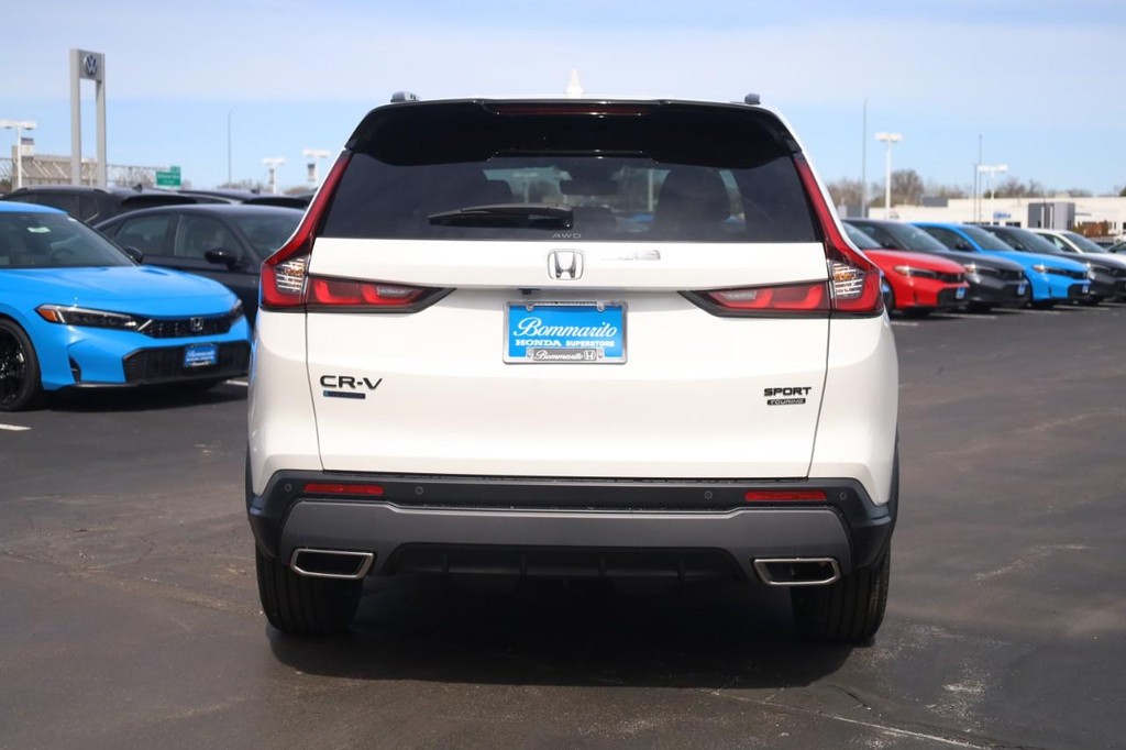 Honda CR-V Hybrid Vehicle Full-screen Gallery Image 5